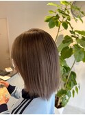 シアーベージュストレートボブ
