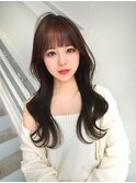 顔まわりレイヤーでふわっとフェミニン