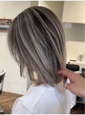 コントラストバレイヤージュミディアムレイヤーカット