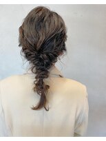 フィオーレ ヘアデザイン(FIORE hair design)&nbsp;編み下ろし/お呼ばれ/無造作