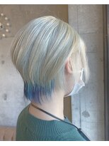 ヘアーアンドメイク ファット(Hair&Make PHAT) ハイトーン丸みショートインナーブルー10代20代