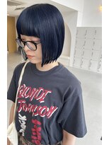 エマン(AIMANT)&nbsp;ネイビーカラー×パツッとボブ