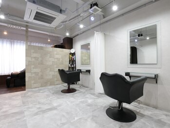 アキオドットヘアー(AKIO.hair)の写真/【心斎橋/少人数の完全プライベート空間】 落ち着いた雰囲気の店内は、美容室が苦手な方も通いやすい◎