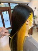 大人可愛い黒髪ロングストレート×透明感イエローインナーカラー