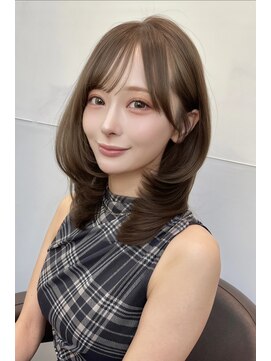 ミディアムレイヤーヘーゼルベージュ韓国