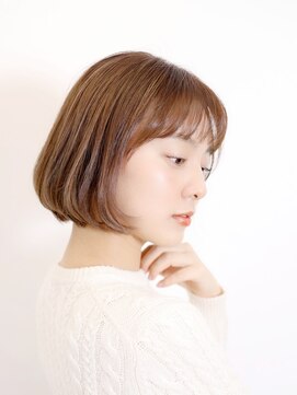 ロア(lore) 【20代/30代/40代/50代に人気】前髪あり透明感カラーボブ