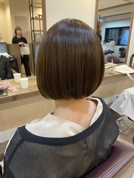 ユニコ(unico) 丸みボブ/オリーブカラー