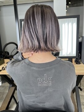 リア(LIAH) 【LIAH】ホワイトグレージュ/バレイヤージュ/白髪ぼかし/本町