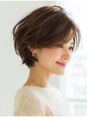 トップがふんわり！40代女性におすすめの美シルエットショート