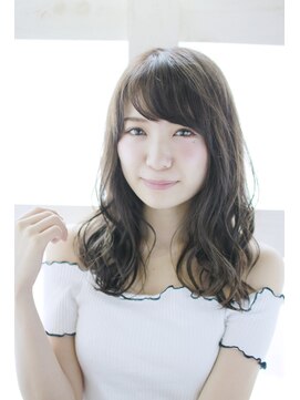 アウラ(Aula by marbles) ミディアムミックスカール[横浜美容室30代40代50代]