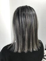 フォーク(FOLK)&nbsp;恵比寿_外国人風プラチナグレージュ_ブロンドボブ_ローライト