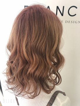 ブランシェ JR勝川駅前店 ピンク×ミルクティー