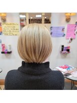 アートキューブ(ART CUBE)&nbsp;ショートボブ／ホワイトベージュ