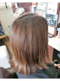 外ハネ切りっぱなしボブ