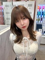 クム(kumu) 【kumu】アッシュベージュ×くびれセミディ.