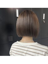 ソワ 錦糸町(soi)&nbsp;切りっぱなしボブ_ ハイトーンカラー_前髪パーマ_ぱっつん前髪