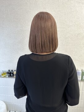 コス(KOS) 【ＫＯＳ　立川】ふんわりボブ×クリームベージュ