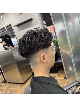 ゴートファミリー 川口(G.O.A.T FAMILY) ツーブロックフェード　ツイストスパイラル