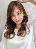 夏に映えるナチュラルブラウンヘアスタイル