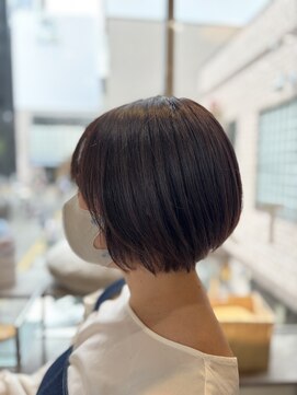 パクタ(PAcuTA.) くびれでスッキリショートスタイル