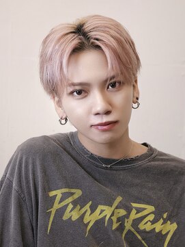 アーリー(Ali'i) センターパート/ピンクベージュ/ストレートヘア