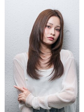 イリ 梅田(ili) レイヤーカット/ブリーチなし/ココアブラウン/髪質改善