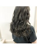 暗めだけど透明感のあるグレージュ