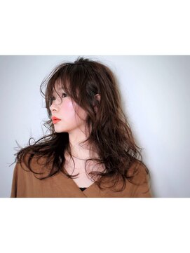 イトシテ 【抜け感ロングヘア】本多身和子