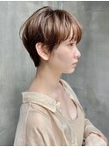 - フワッと柔らかさがありつつ大人の気品があるショートヘア -