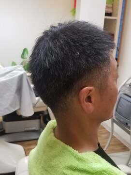 バズ(BUZZ) 刈り上げショートスタイル