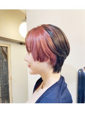 ヨナサン(Yona Saint) フラミンゴピンクのセパレートカラー