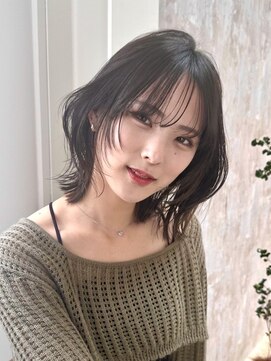 ノイズ オオサカ(NOISM) 小顔外ハネミディアムアッシュ20代30代40代くびれミディ韓国ヘア