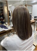 ミディアムヘアハイライトカラー白髪ぼかしベージュカラー