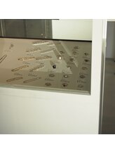 TooLs"vintage accessory"古着や美容はもちろんアクセサリーも豊富に扱っています。