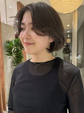ビュートリアム 南青山(BEAUTRIUM) 大人ショート ショートボブ 前髪長め カーテンバング 顔まわり