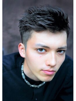 ジーンジャパン(GENE japan)の写真/メンズパーマで劇的イメチェン！刈り上げセンターパートも◎ニュアンスパーマで最旬スタイルへ♪