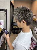 スパイキーショート　ブリーチカラー　ハイライトカラー