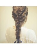 ヘアアレンジ　フィッシュボーン