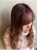 ピンクベージュ