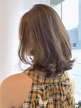 アイティー バイ アルバム 浦和店(IT by ALBUM) ミディアムレイヤーボブ_オリーブカラー_ba243121