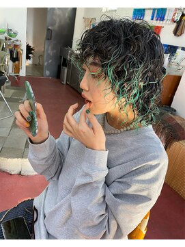 フィン(fin,) Ayato/美髪/ホワイトグレージュ/ネビージュ/こなれミディ/パーマ