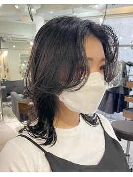 アクアオモテサンドウ(ACQUA omotesando) ＊前髪長め韓国風ヨシンモリカットミディアムレイヤーカット