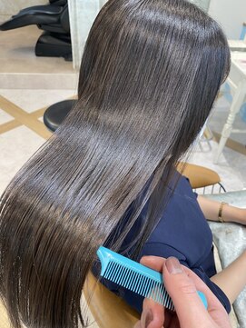 ロンドルーチェ 心斎橋(Lond luce) ダークアッシュ/ミディアムレイヤーカット［髪質改善/縮毛矯正］