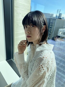 エクリ(equri×SHISEIDO) ミディアムウルフ