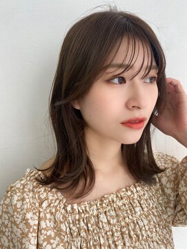 エマ ギンザ(EMMA GINZA) 今っぽレイヤーミディヘア♪ グレージュカラー