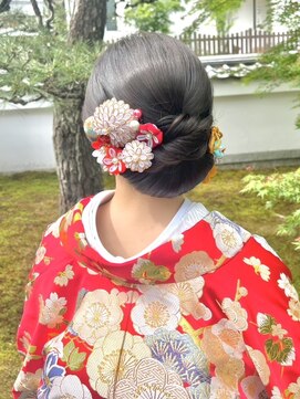 モカラ バイ レーコ(mokara by REKO) 艶シニヨン