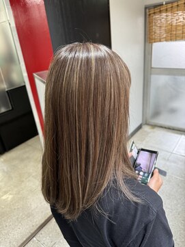 アイズ 本厚木(AIZU) 白髪ぼかしハイライト×髪質改善トリートメント