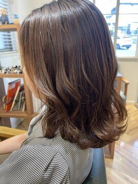 エピックコースト(epic coast) 【グレージュ】外はねレイヤースタイル