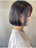 【 ミニボブ × ネイビーピアスカラー 】