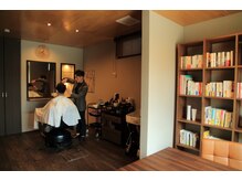 フクオカバーバープレイス(FUKUOKA BARBER PLACE)の雰囲気（半個室で周りを気にせずお過ごし頂けます。）